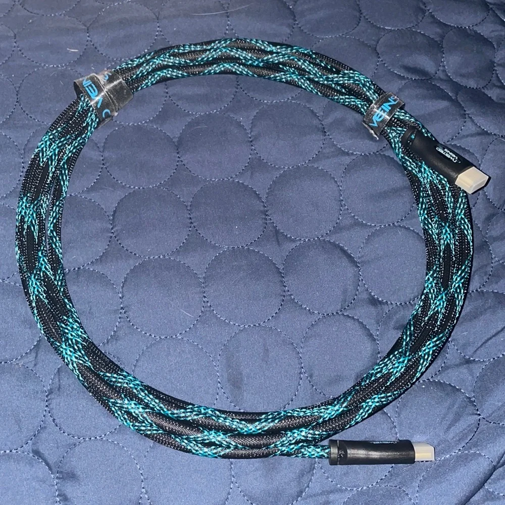 Some kind of hook up cord
